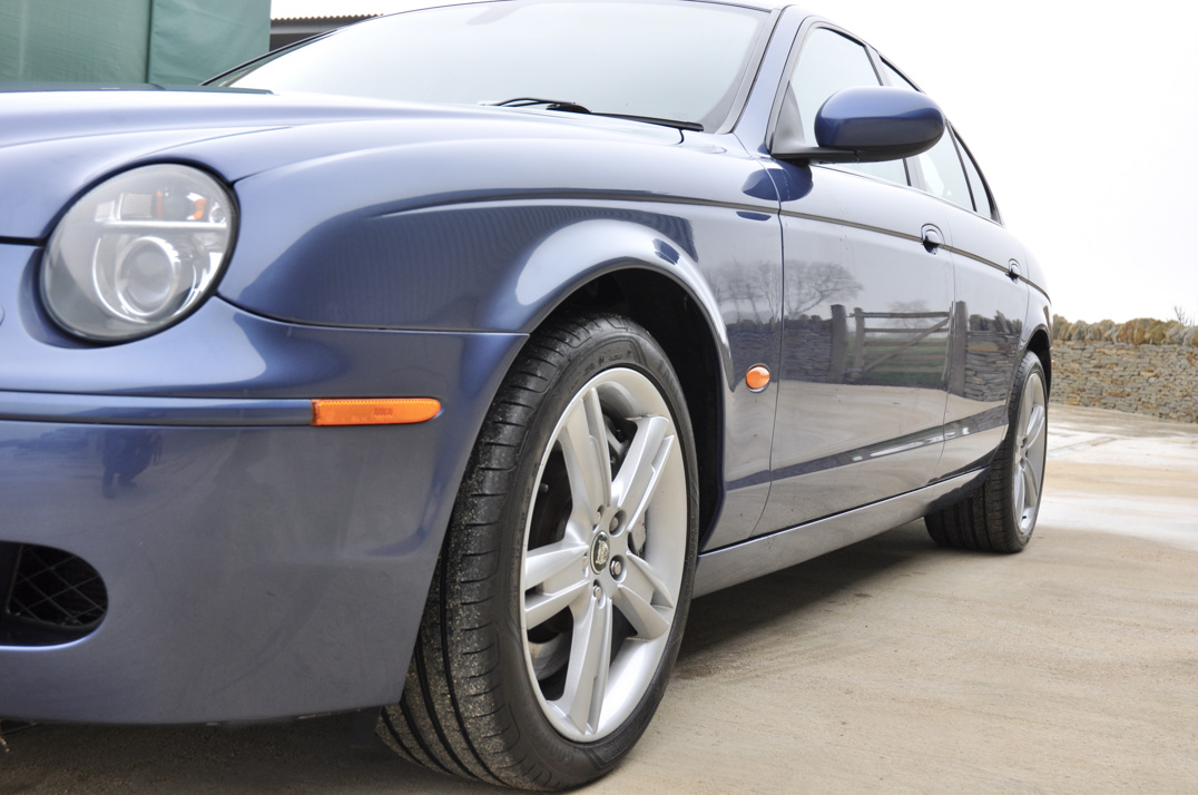 Jaguar S Type R gallery image 10