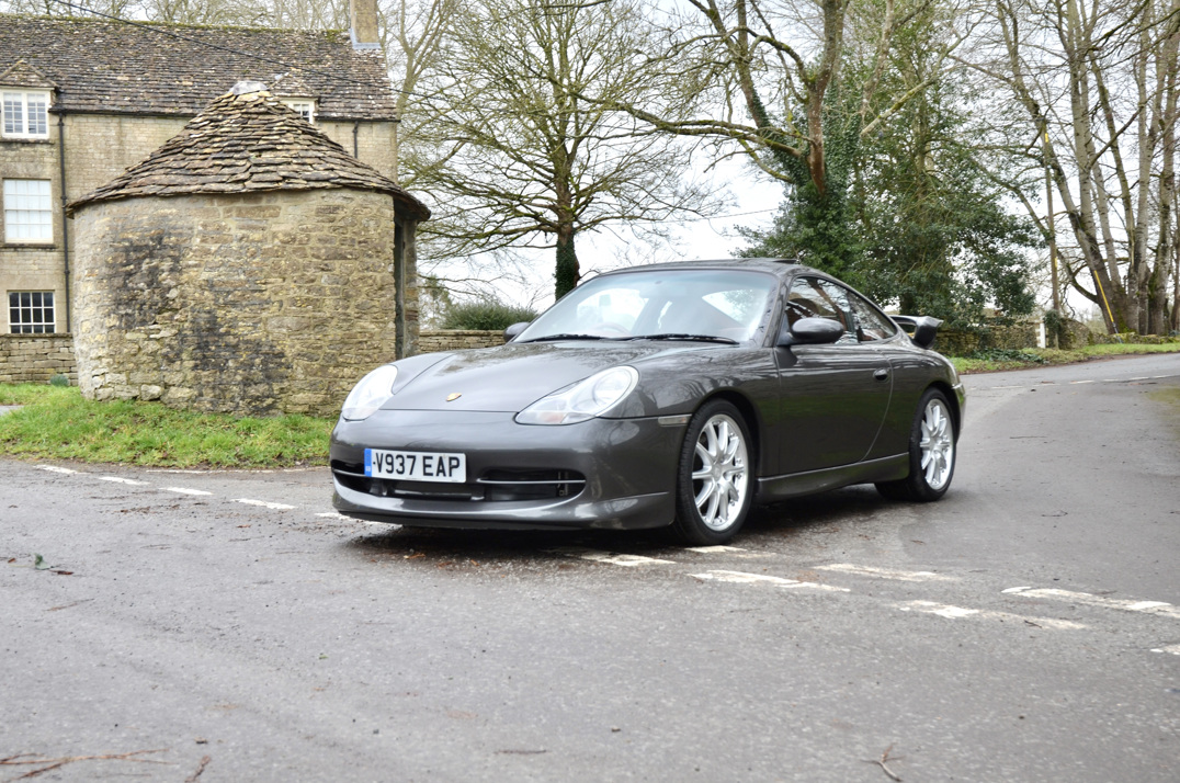 Porsche 911 Carrera with factory Aero kit. gallery image 2