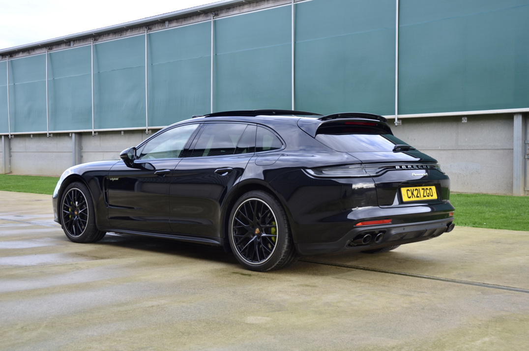 Porsche Panamera 4 V6 Sport Turismo 5dr Petrol Plug-in Hybrid PDK 4WD. gallery image 10