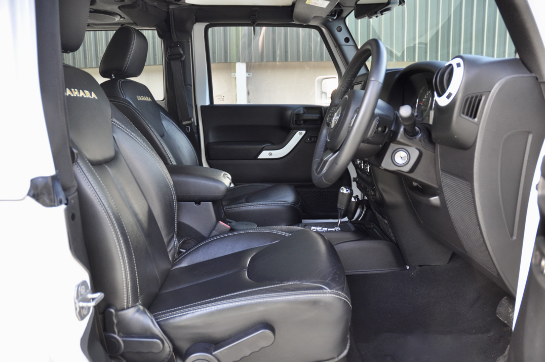 Jeep Wrangler Sahar 3.6 V6 Auto Wild Alpine edition Convertible gallery image 18