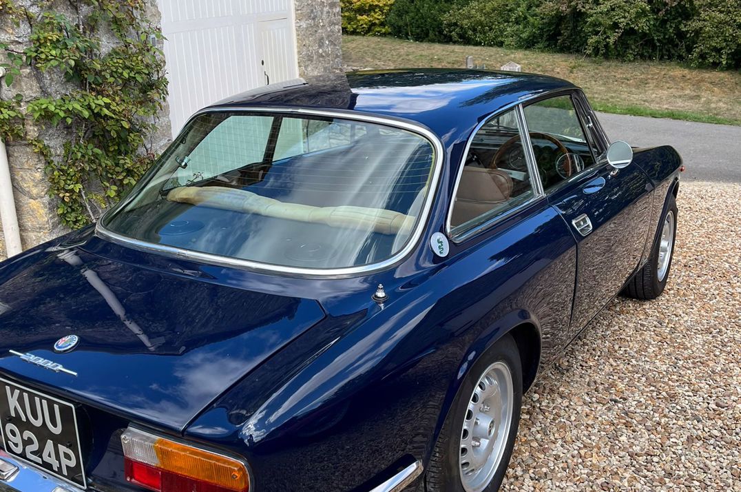 Alfa Romeo 2000 GTV Desegno Bertone gallery image 40