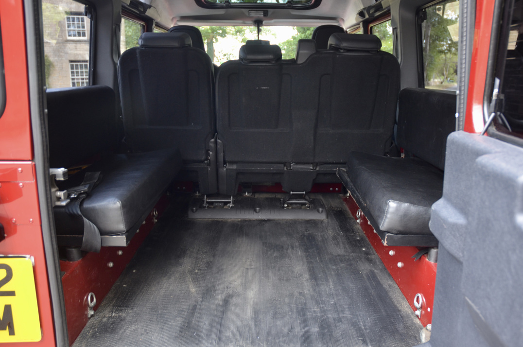 Land Rover Defender 110 2.2 TDCI Automatic 9 - Seater gallery image 37