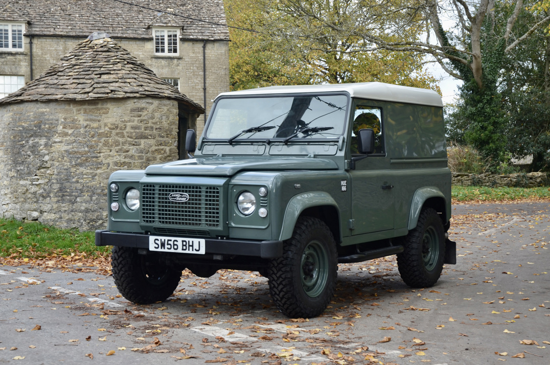 Land Rover Defender 90 - TD 5 gallery image 2