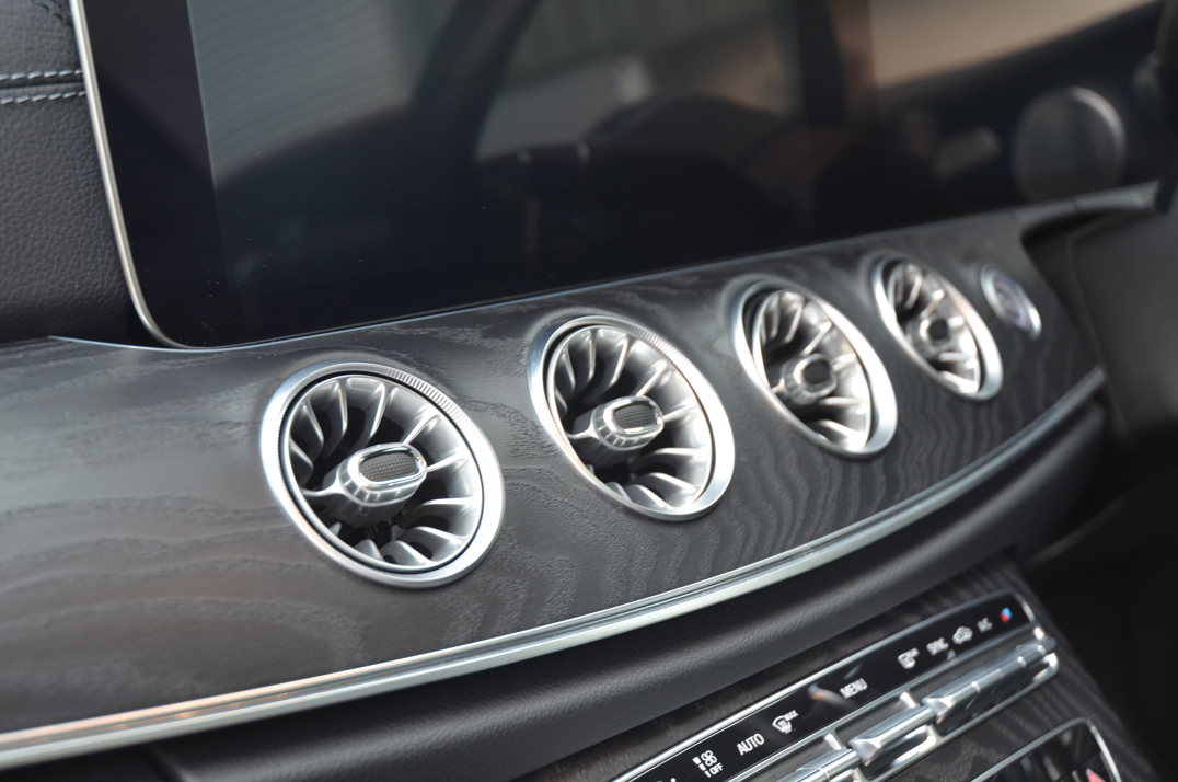 Mercedes Benz E400D AMG Line Premium plus D-4M Coupe. Px Welcome gallery image 39