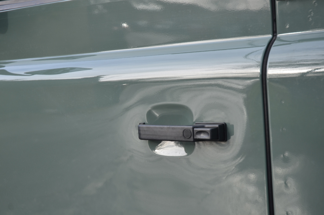 Land Rover Defender 90 XS Station Wagon gallery image 23