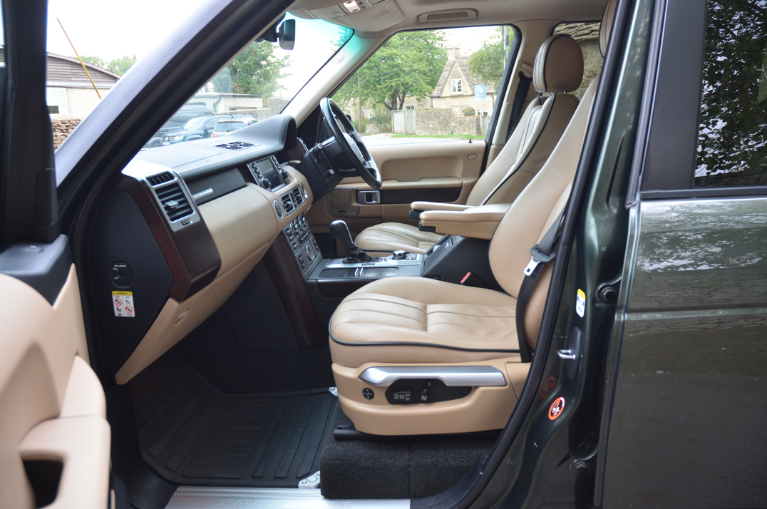 Land Rover Range Rover Vogue TDV8 gallery image 40