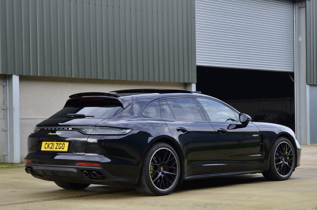 Porsche Panamera 4 V6 Sport Turismo 5dr Petrol Plug-in Hybrid PDK 4WD. gallery image 7