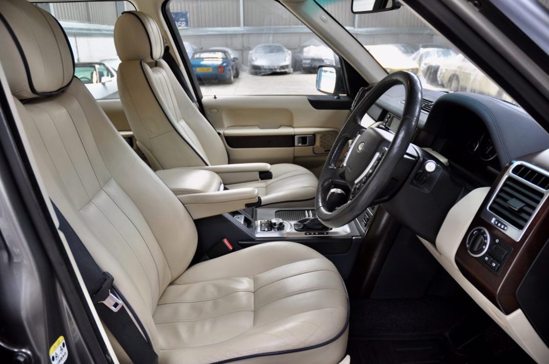 Range Rover Vogue TDV8 gallery image 16