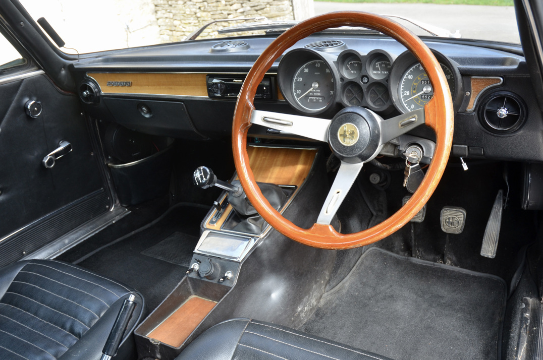 Alfa Romeo 2000 GTV Coupe (1) gallery image 20