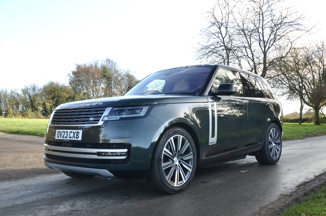 Land Rover Range Rover 3.0ltr P440e Autobiography gallery image 1