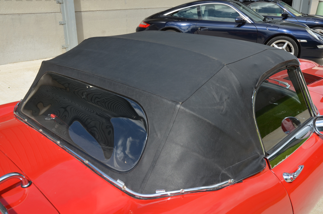 Jaguar E Type 4.2 Roadster Series 1.5 gallery image 32