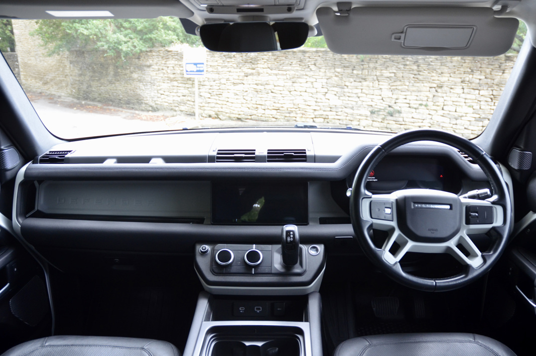 Land Rover Defender 90 3.0 250M MHEV Urban Edition gallery image 40