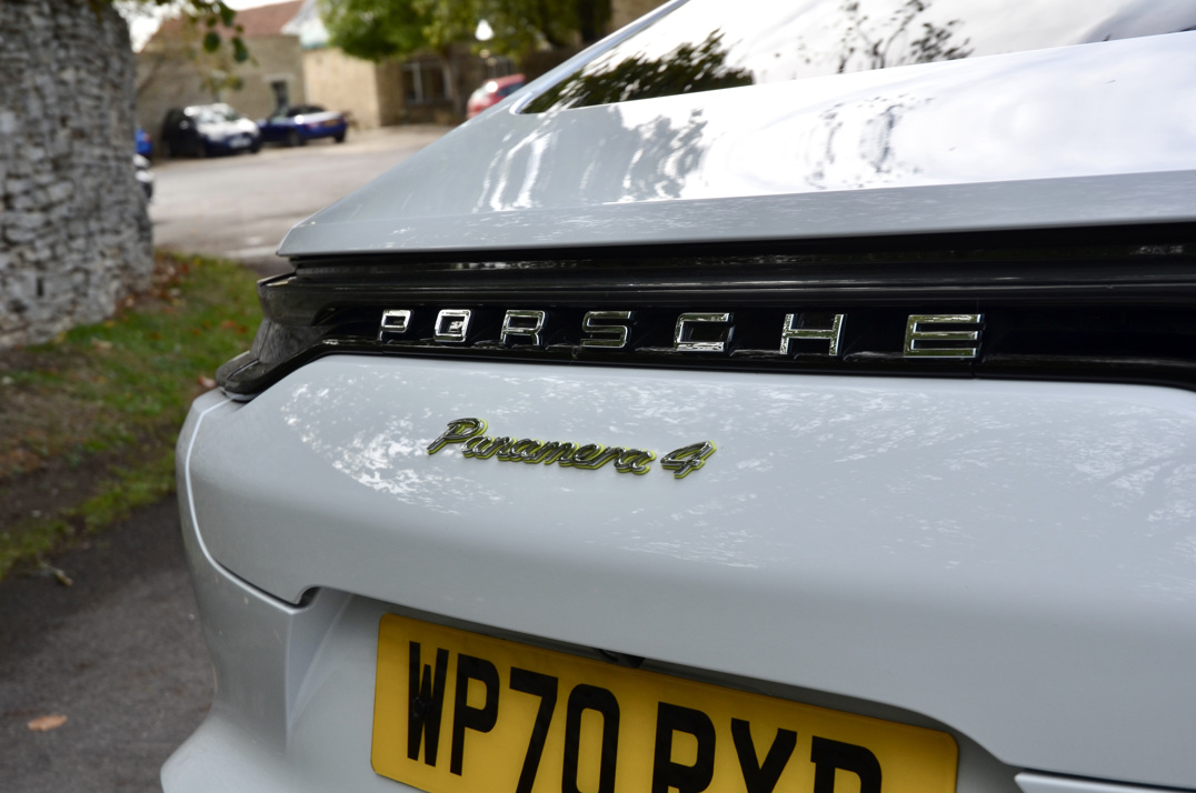 Porsche Panamera 2.9 V6 E-Hybrid 17.9KW Gen 2.2 gallery image 24