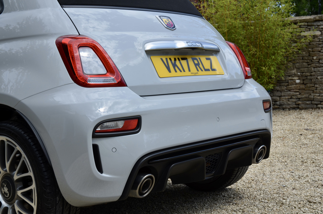 Fiat 500 595 Abarth Convertible gallery image 17