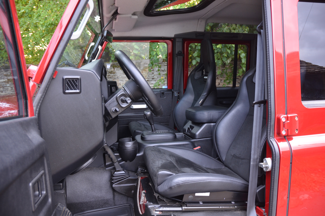 Land Rover Defender 110 2.2 TDCI Automatic 9 - Seater gallery image 33