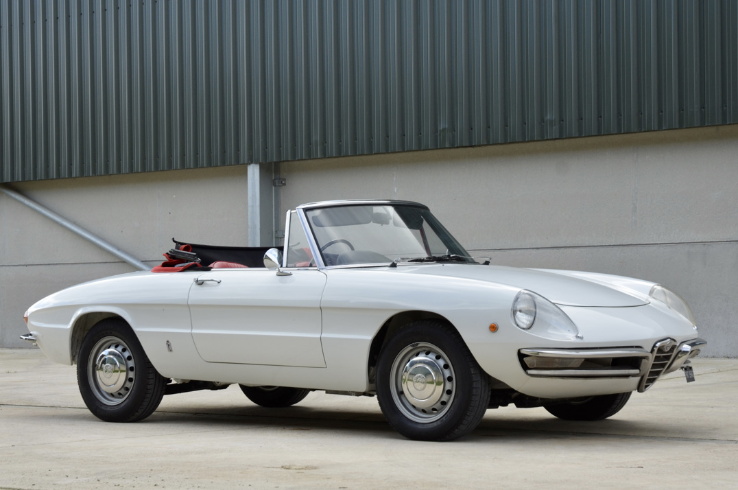 Alfa Romer 1300 Junior Spider Pininfarina. gallery image 3