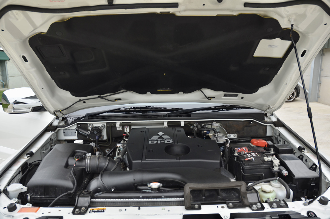 Mitsubishi Shogun 3.2 DI-D Barbarian Auto SWB gallery image 39