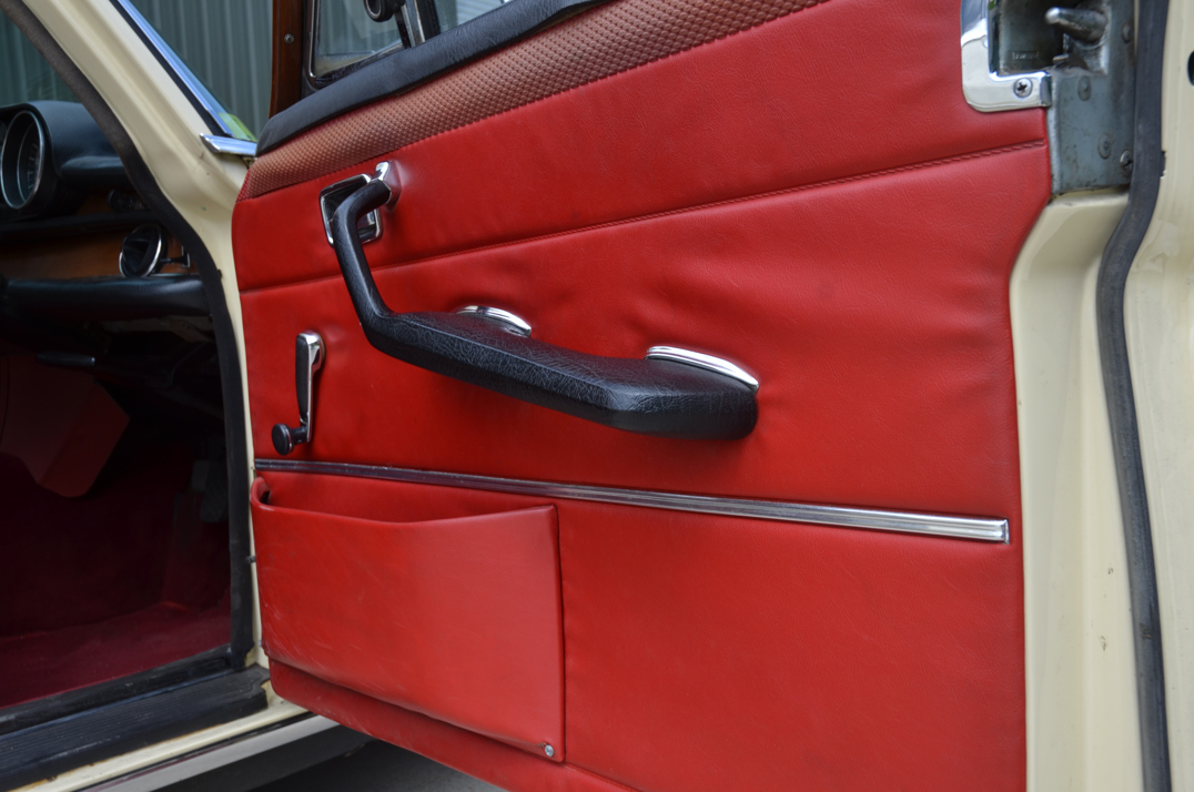 Mercedes W108 280 SE. gallery image 24