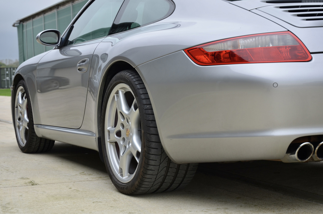 Porsche 911 Carrera S Manual gallery image 11