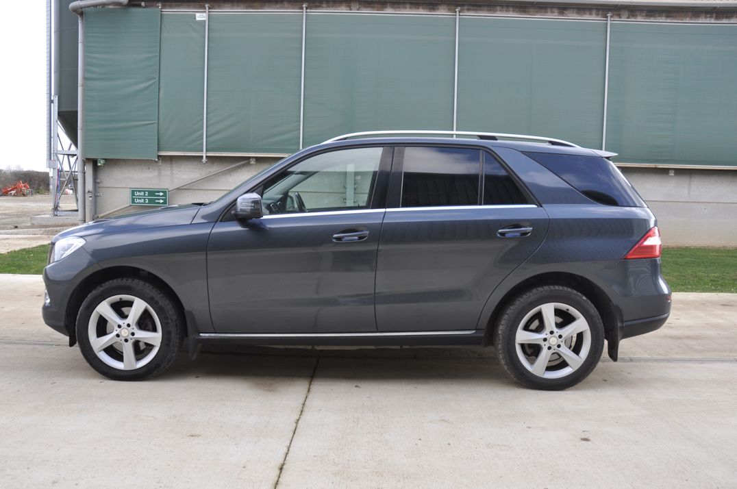 Mercedes ML 350D Bluetech gallery image 10