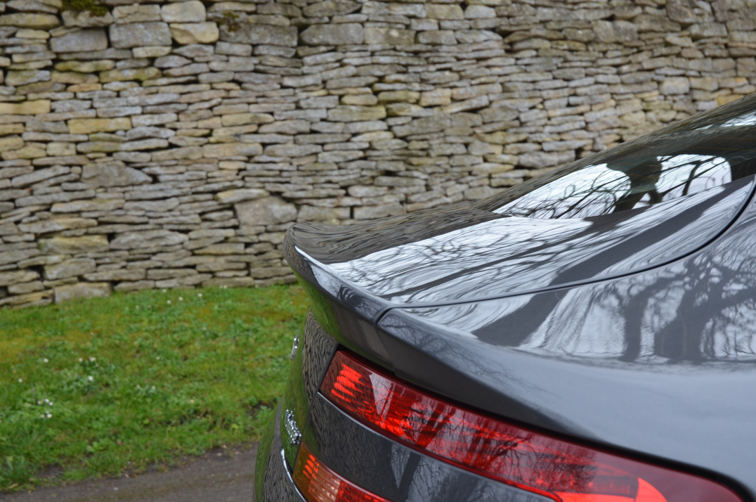 Aston Martin Vantage 4.7 Manual Coupe. gallery image 25