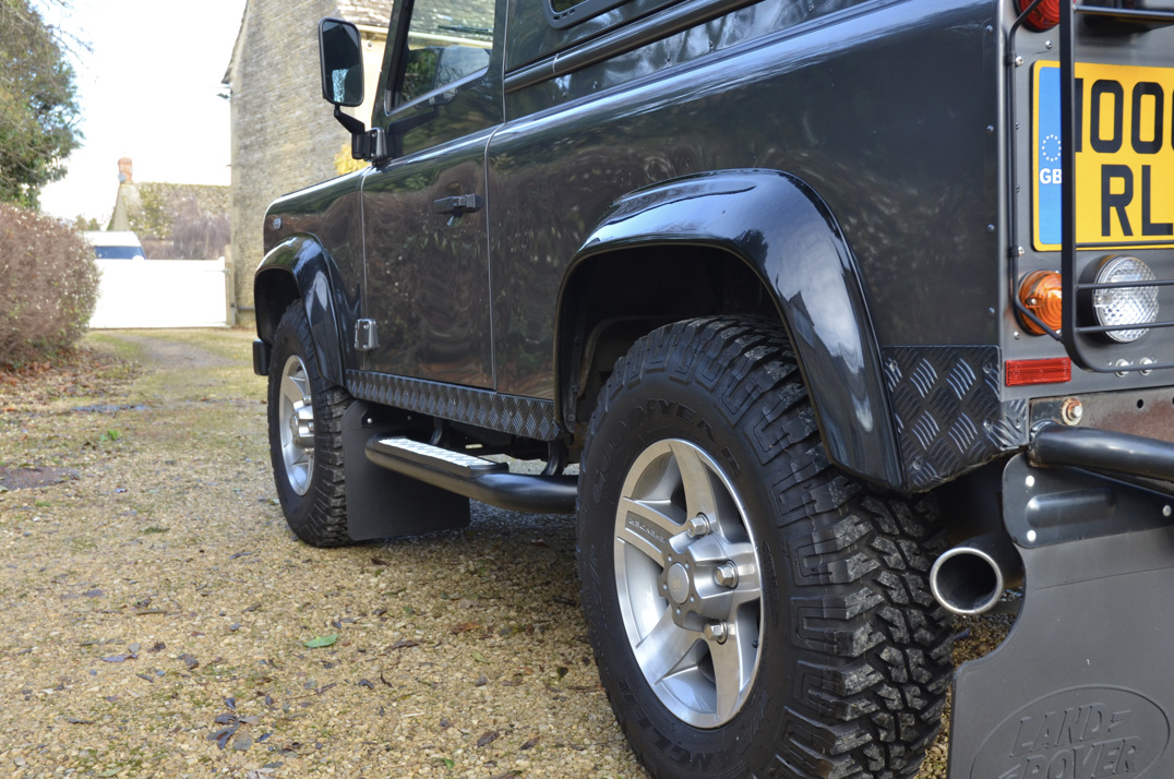 Land Rover Defender XS Landmark Edition 2.2 TDCI gallery image 16