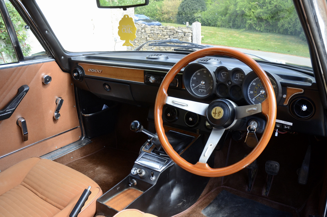 Alfa Romeo 2000 GTV Desegno Bertone gallery image 27