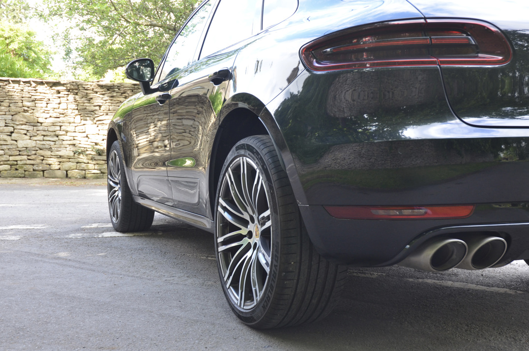 Porsche Macan 3.0 S PDK. 17K In optional extras FP+PSSH gallery image 16