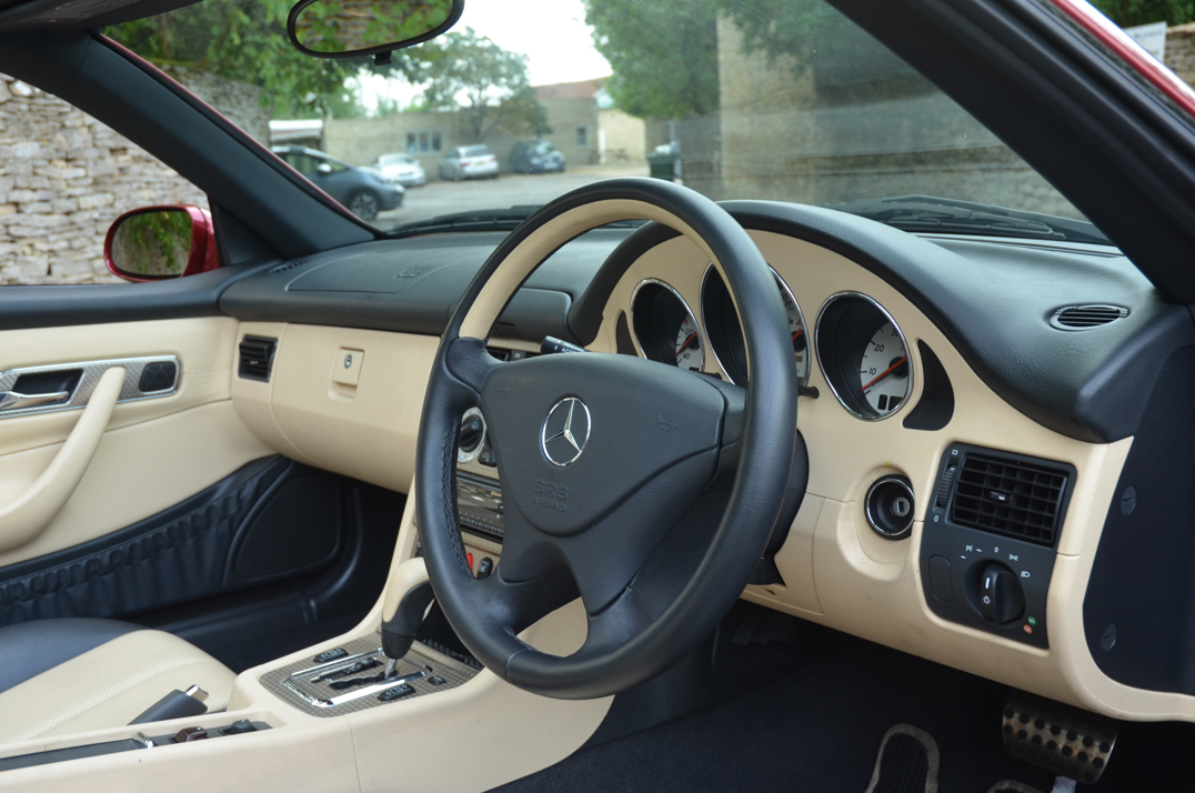 Mercedes Benz 320 SLK AMG Roadster. gallery image 29