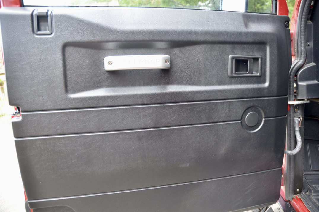 Land Rover Defender 110 2.2 TDCI Automatic 9 - Seater gallery image 34