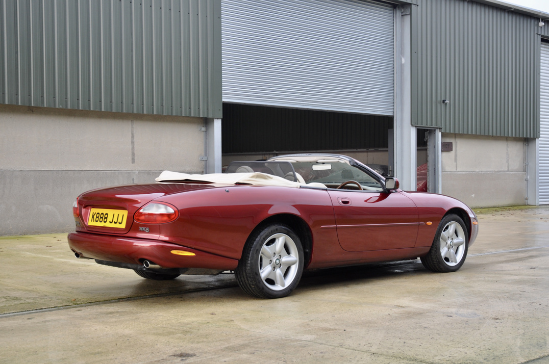 Jaguar XK8 Convertible gallery image 8
