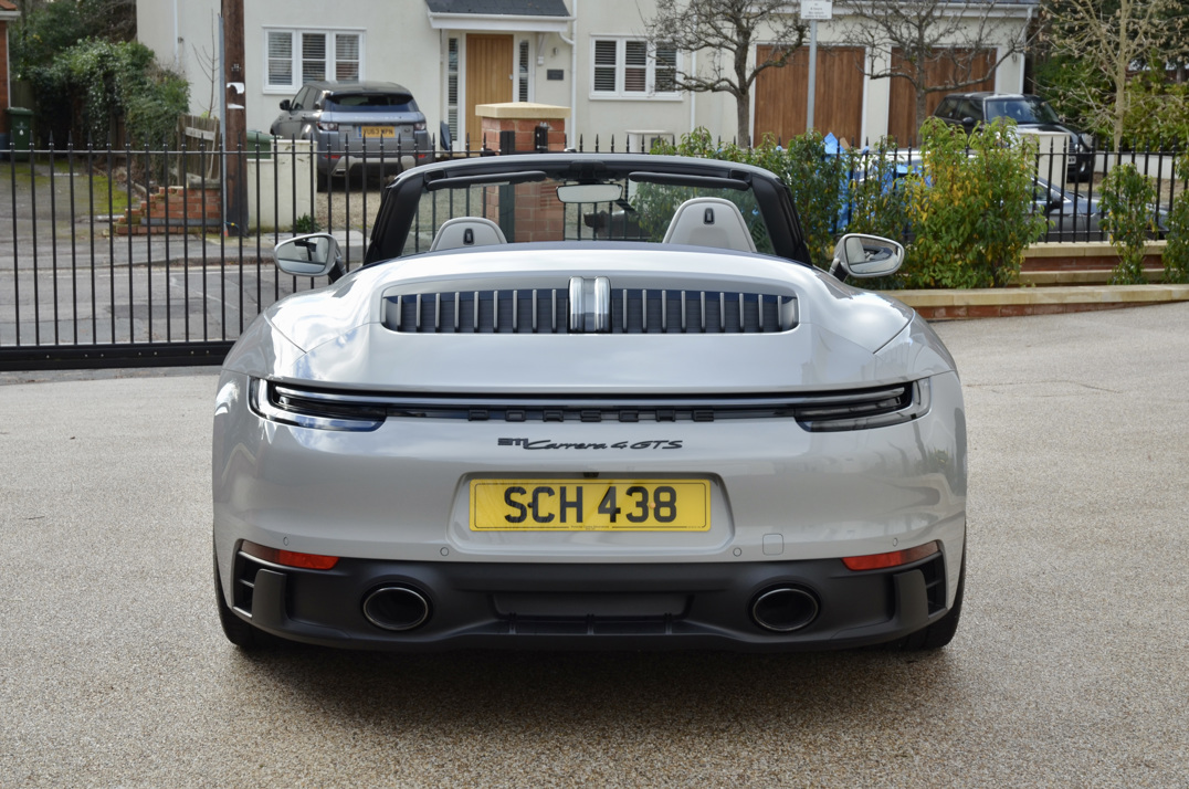 Porsche 911 Carrera 4 GTS Cabriolet gallery image 11