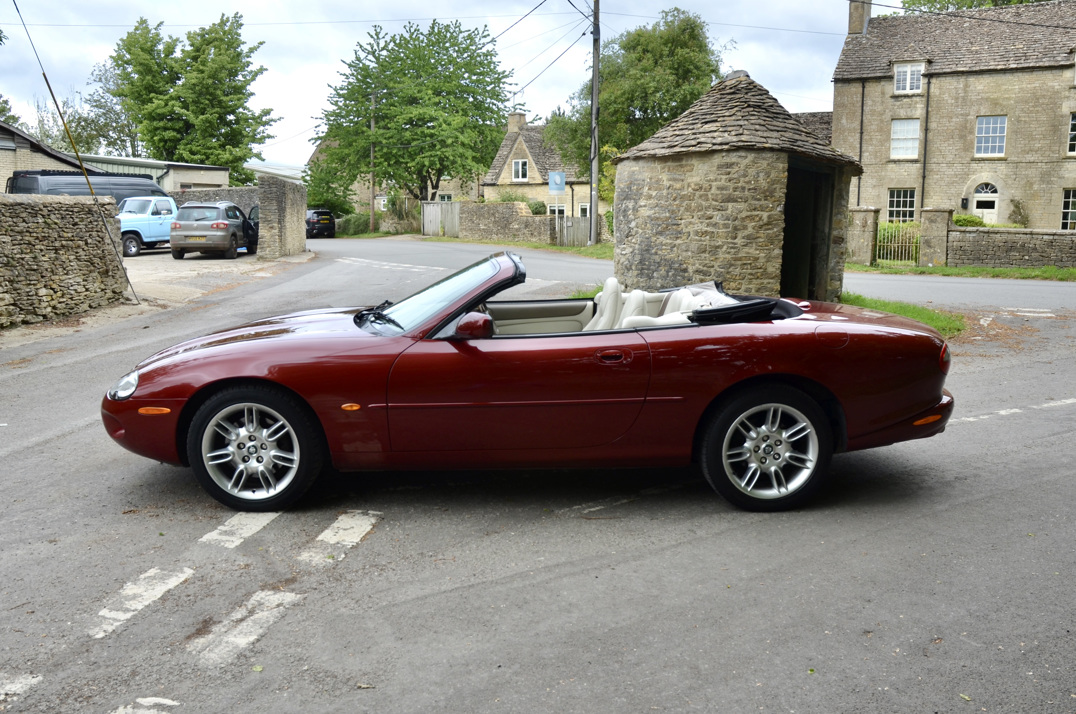 Jaguar XK8 Cabriolet. Just 30,000 Miles. Superb gallery image 10