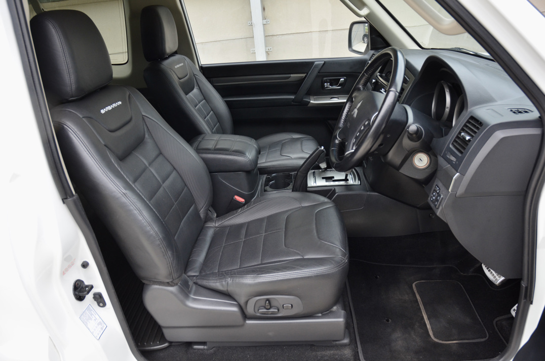 Mitsubishi Shogun 3.2 DI-D Barbarian Auto SWB gallery image 25