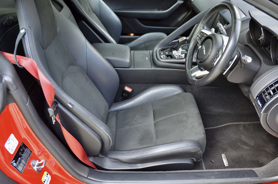 Jaguar F-Type V6 R Dynamic Auto gallery image 27