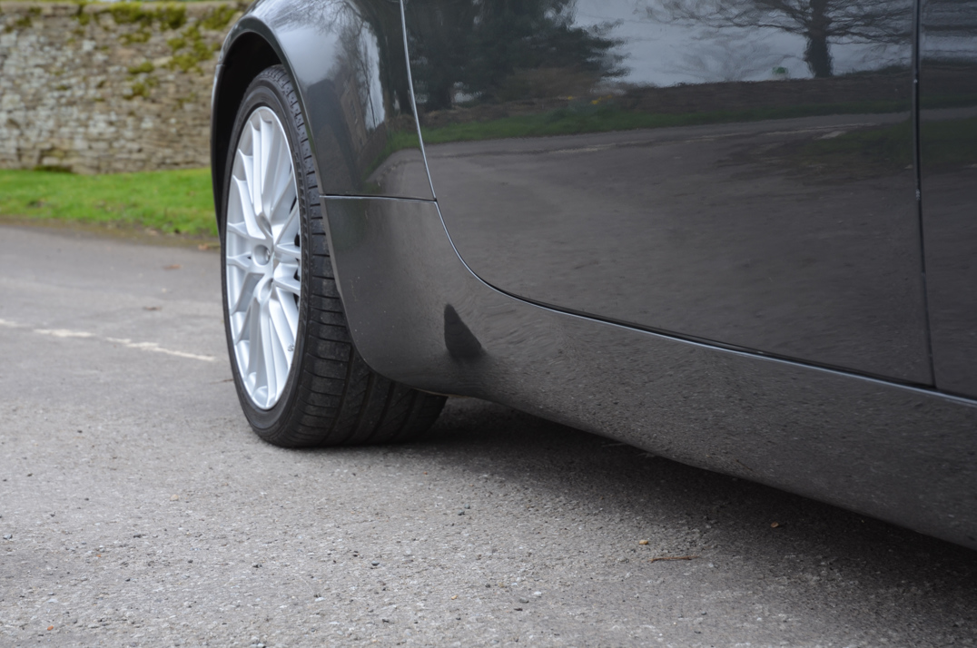 Aston Martin Vantage 4.7 Manual Coupe. gallery image 22