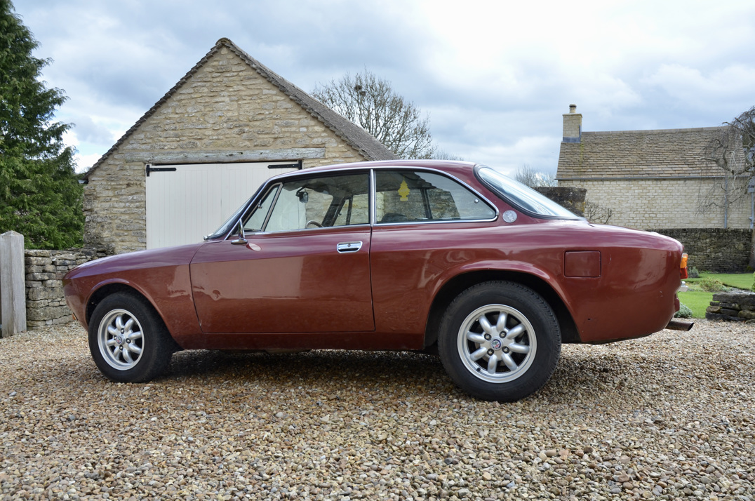 Alfa Romeo 2000 GTV Coupe (1) gallery image 12