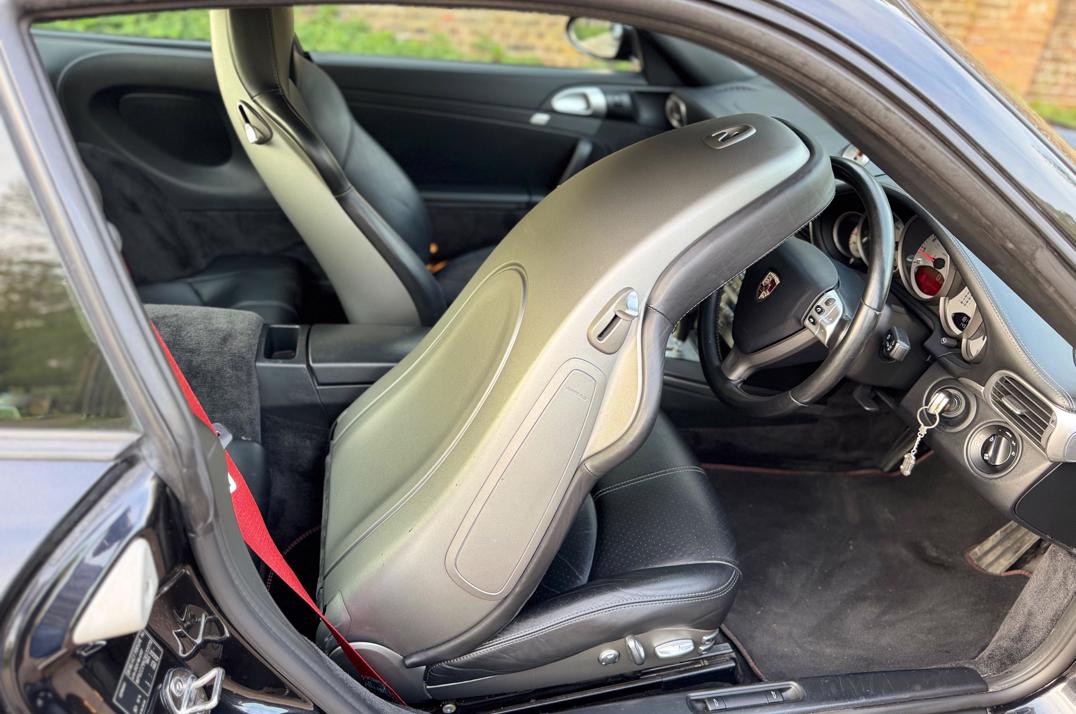Porsche 911 Carrera 3.8s Tip Tronic Coupe .. gallery image 9