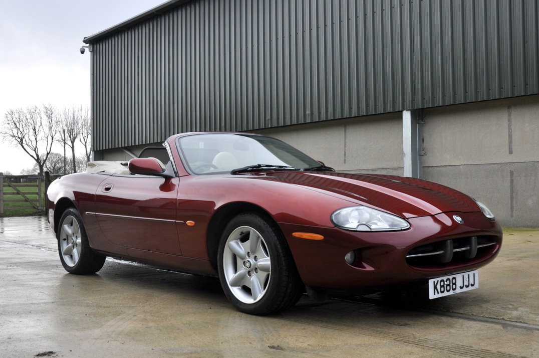 Jaguar XK8 Convertible gallery image 5