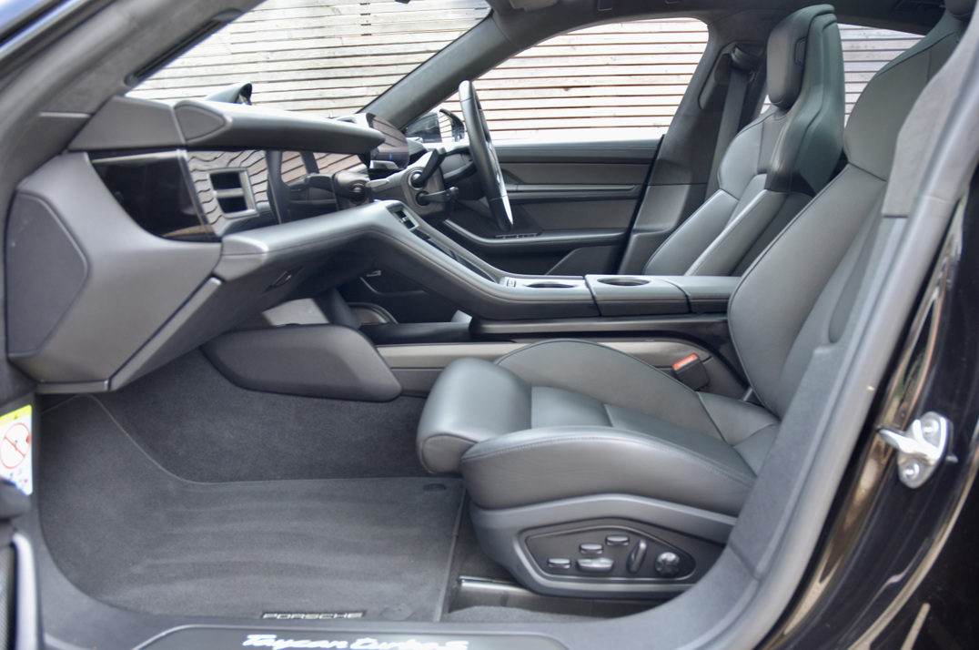 Porsche Taycan Turbo S gallery image 42