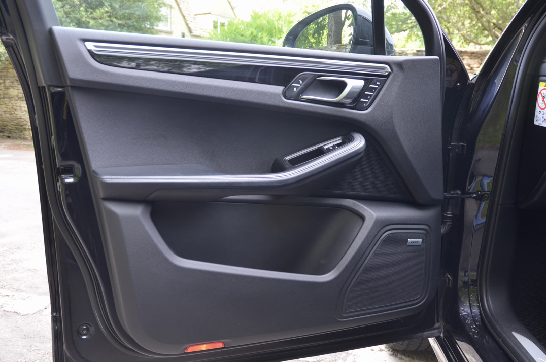 Porsche Macan 3.0 S PDK. 17K In optional extras FP+PSSH gallery image 43