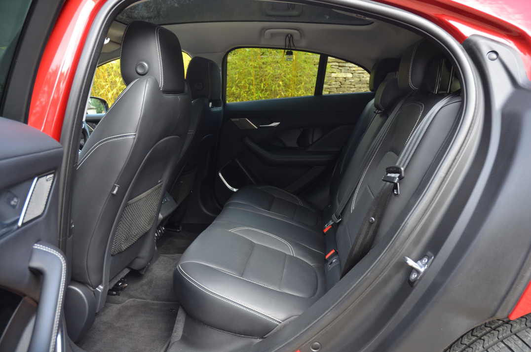 Jaguar - I Pace 400 - 90kWh HSE SUV 5dr Electric Auto 4WD (400 ps) gallery image 39