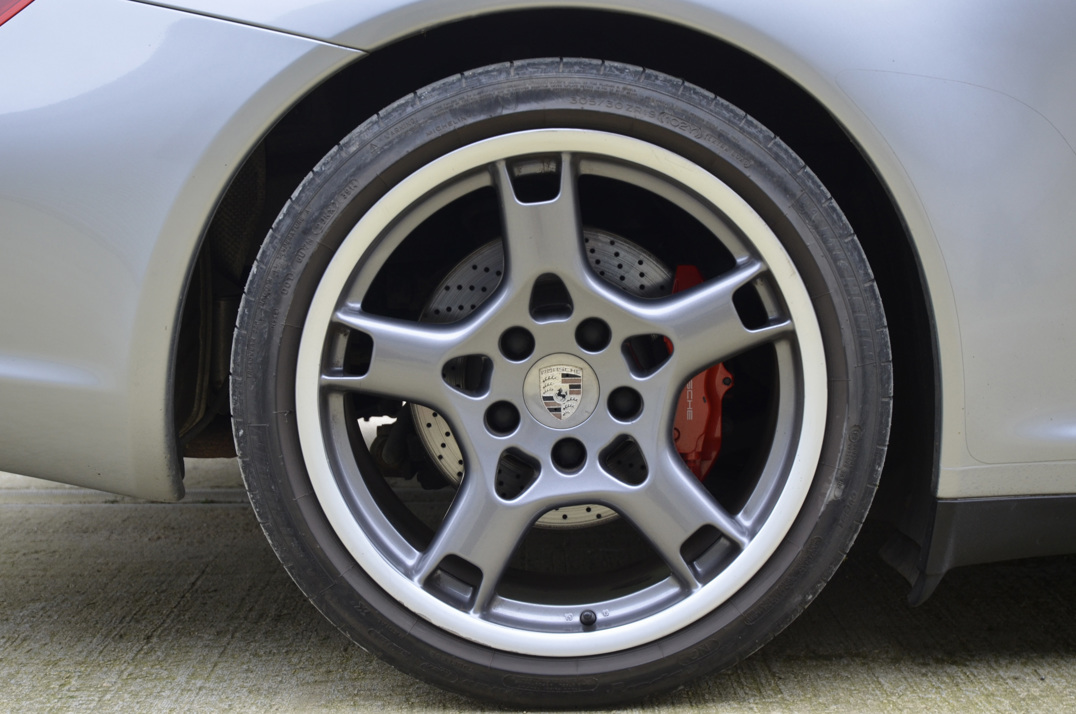 Porsche 911 Carrera 4s Manual gallery image 13