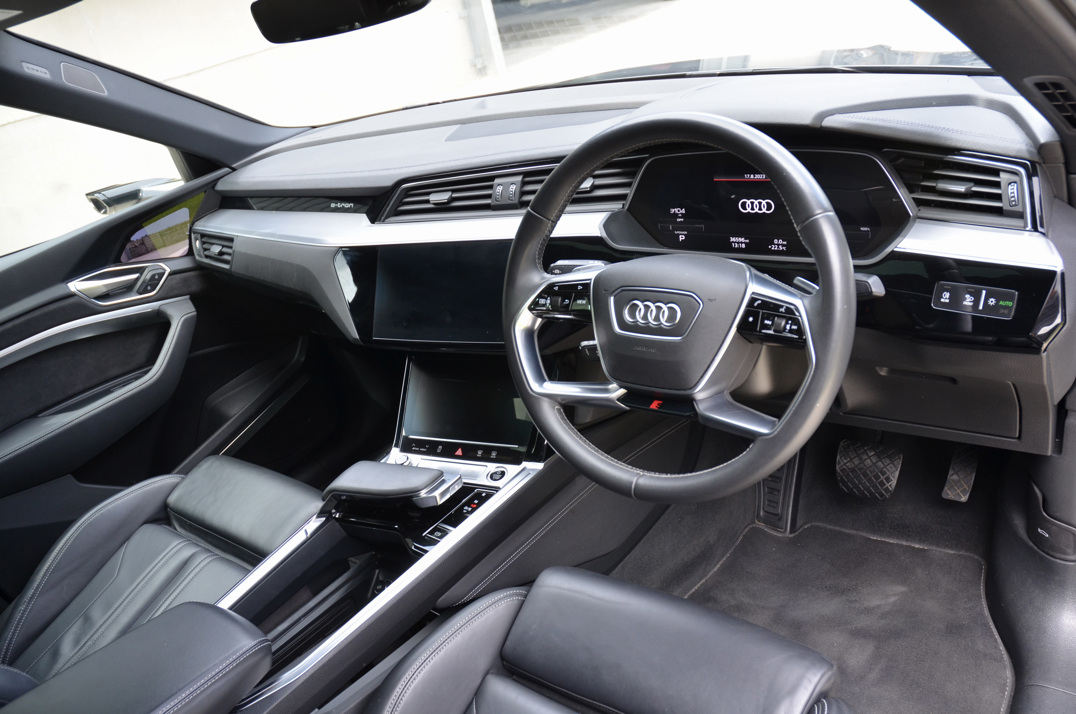 Audi E - Tron Launch Edition 55 Quattro 300Kw. gallery image 26