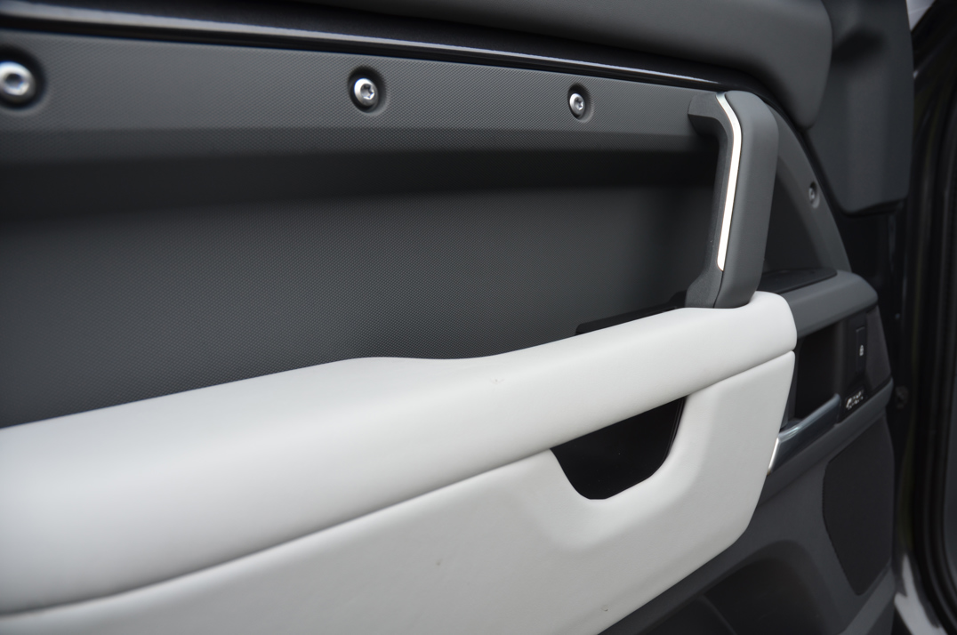 Land Rover Defender 90 X Dynamic HSE 3.0D MHEV gallery image 45