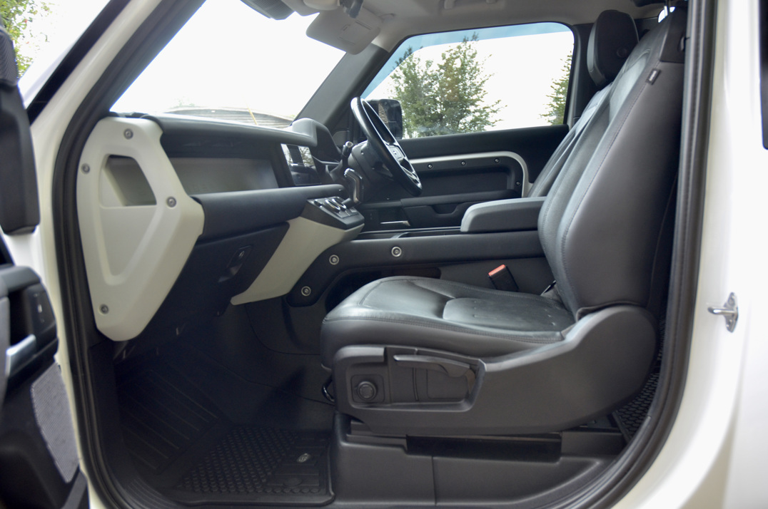 Land Rover Defender 90 3.0 250M MHEV Urban Edition gallery image 48