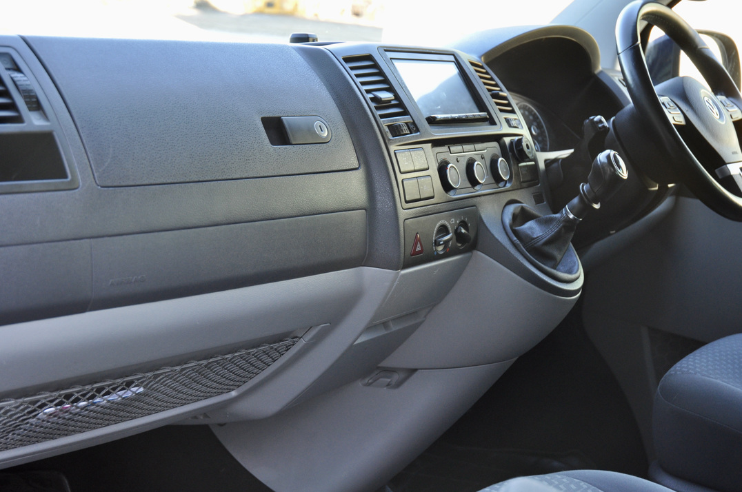 Volkswagen T5 4 Motion Kombi / Camper gallery image 20