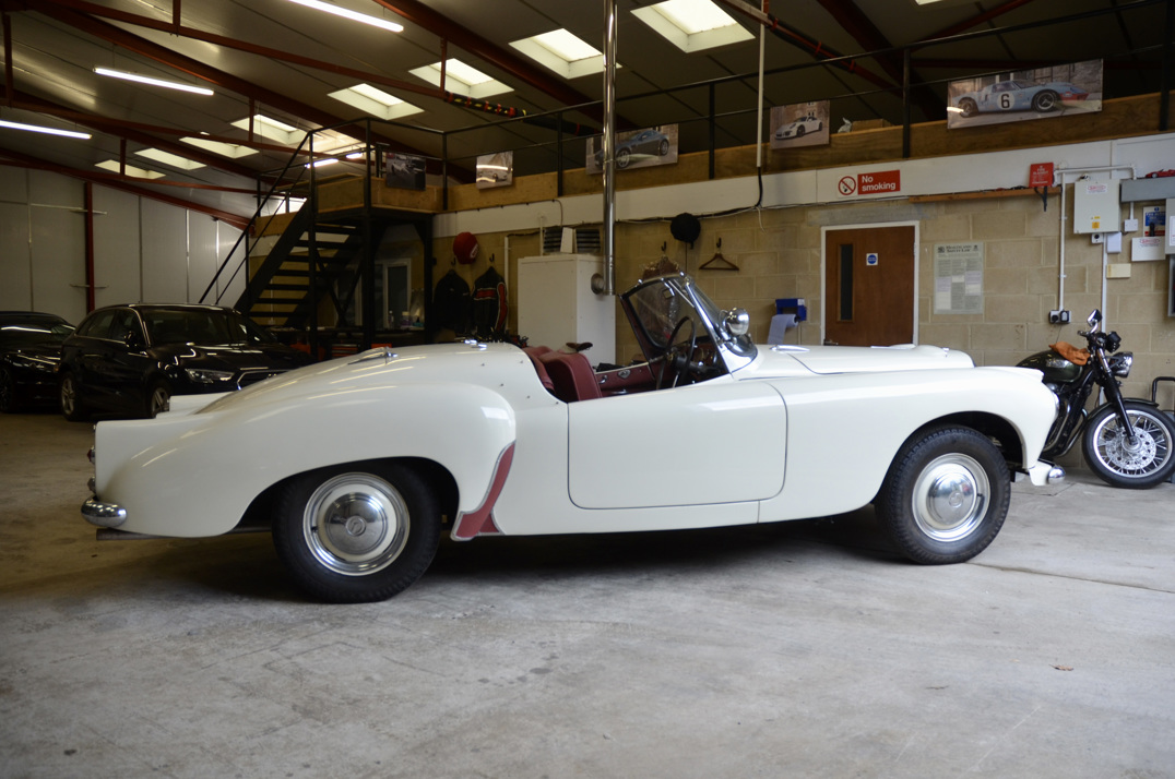 Daimler Conquest Roadster gallery image 3