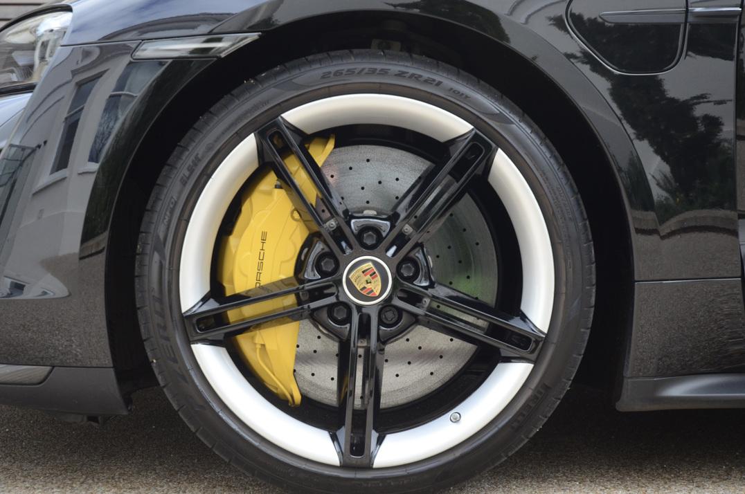 Porsche Taycan Turbo S gallery image 24