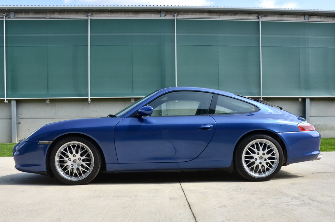 Porsche 911-996 Carrera Manual .. gallery image 10